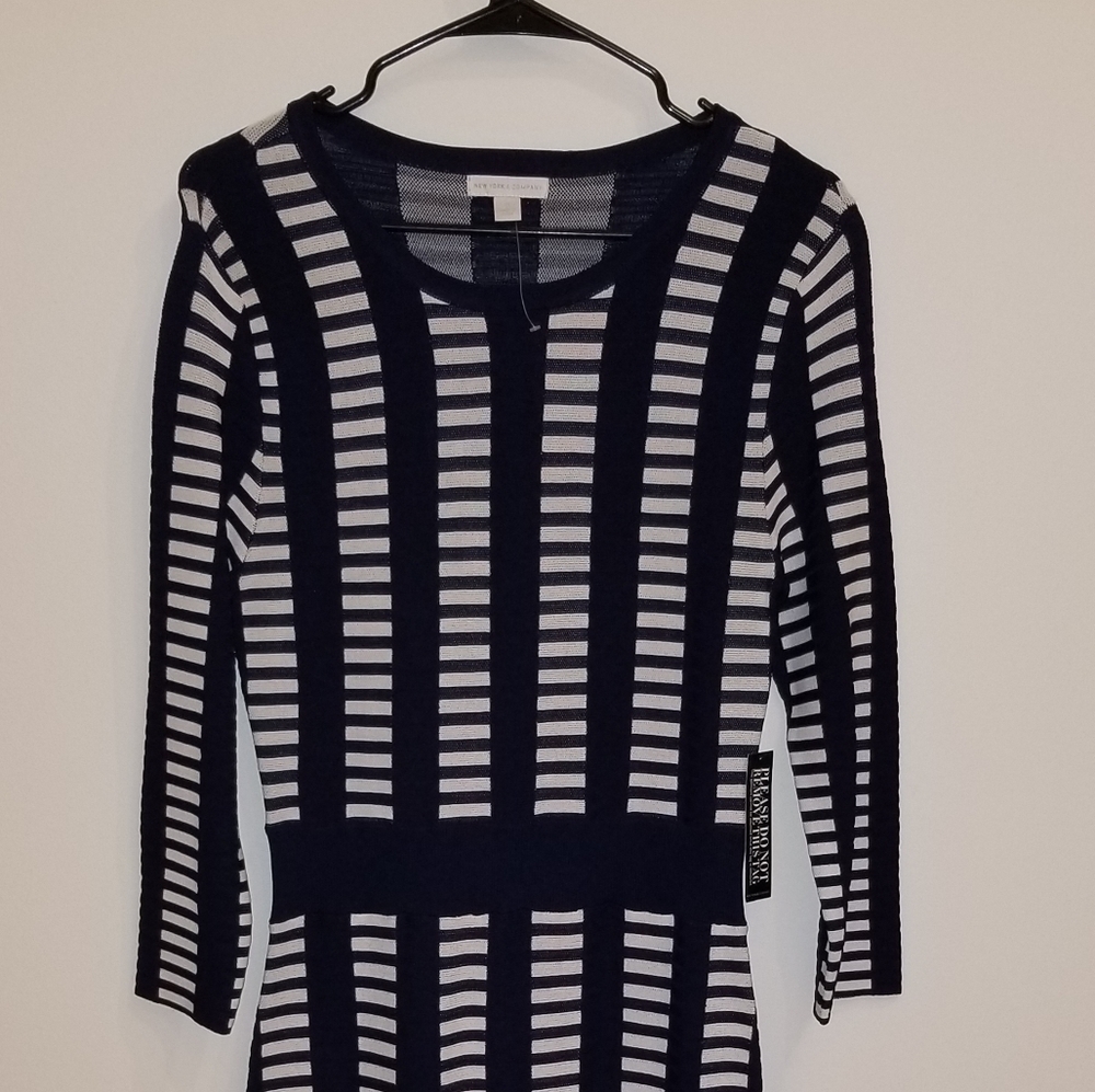 Graphic Print Sheath dress Never Worn